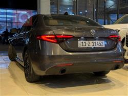 ئەلفا رۆمیۆ Giulia